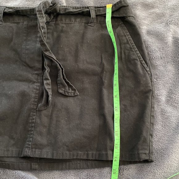 Talbots size 8P skirt -used, but still has some good life to it. - Picture 7 of 7